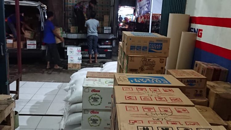 Distribusi bahan sembako ke restoran